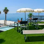 Gasthuis Via Mare Luxury 4*