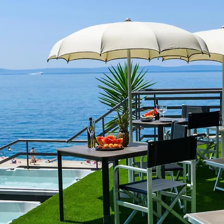 Konukevi Via Mare Luxury 4*