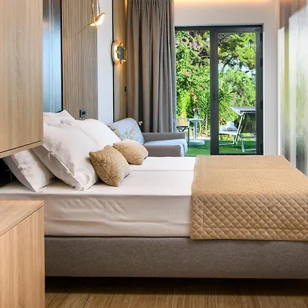 Via Mare Luxury Affittacamere 4*