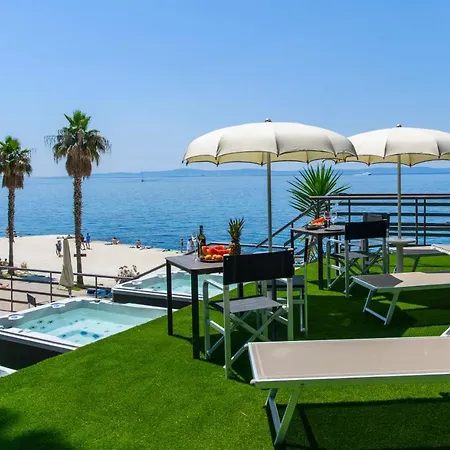 Konukevi Via Mare Luxury