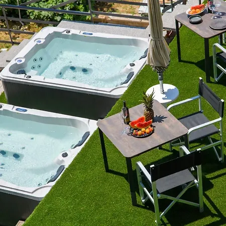 Konukevi Via Mare Luxury 4*