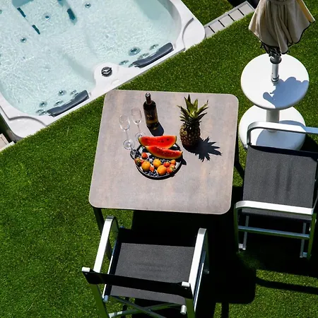 Via Mare Luxury Affittacamere 4*