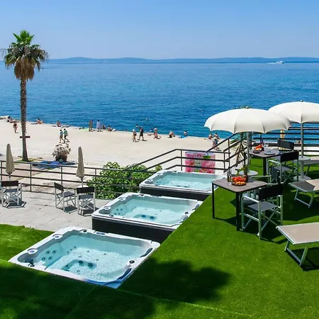 Konukevi Via Mare Luxury