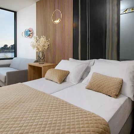 Via Mare Luxury 4* スプリト