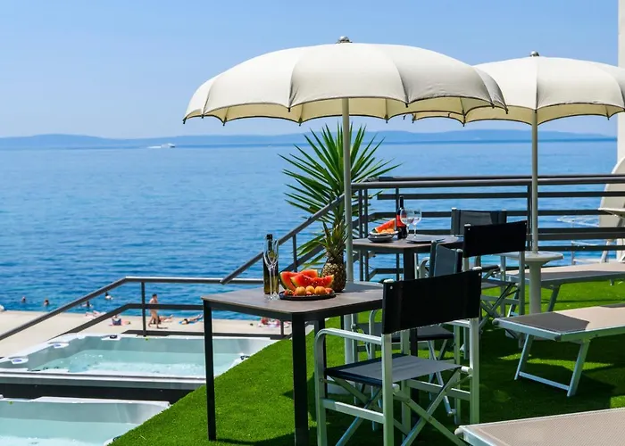 Πανσιόν Via Mare Luxury 4*