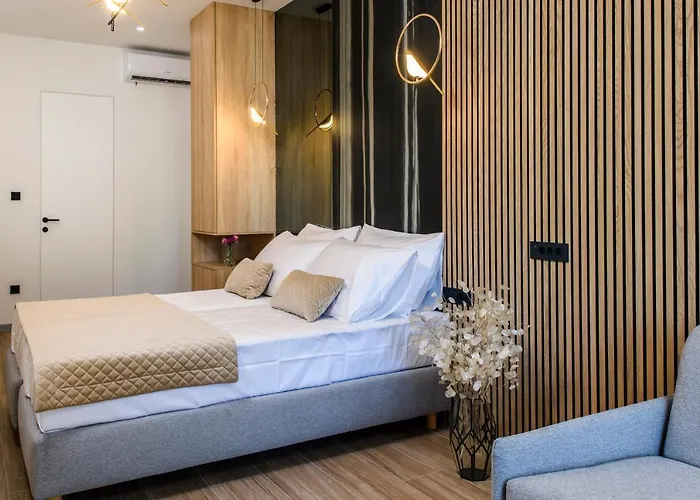 Πανσιόν Via Mare Luxury 4*