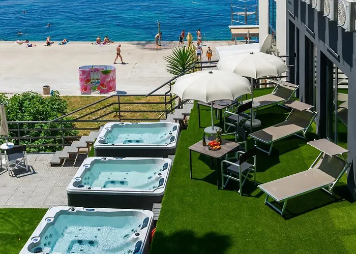 Πανσιόν Via Mare Luxury Σπλιτ